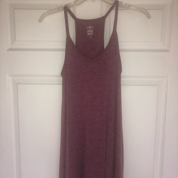 Razorback dress - Picture 1 of 3